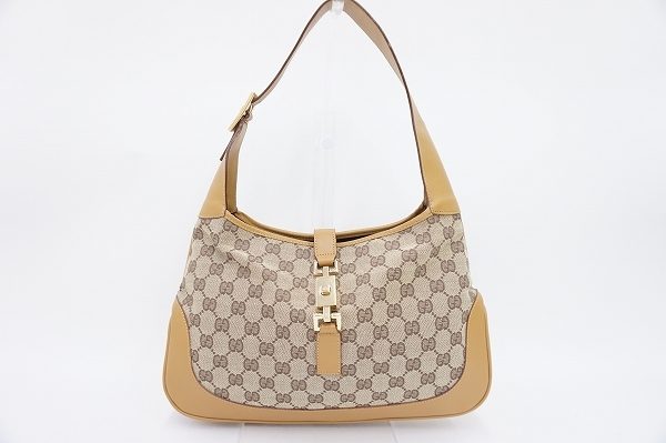 軽さとエレガントなデザインで持ち歩きたくなるグッチのジャッキーバッグを買取いたしました