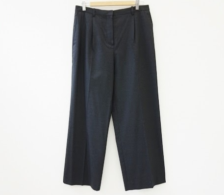 ゆったりとしたシルエットで着回しやすいチャコールグレーのメンズ用パンツ！エルメス HERMES