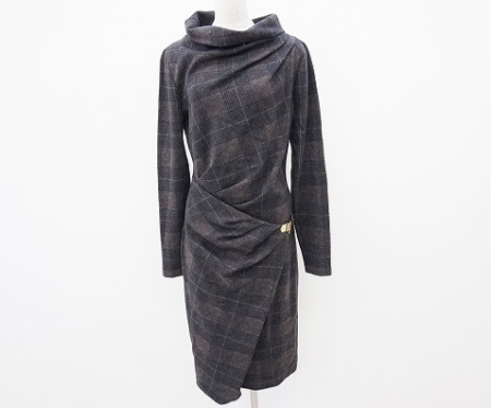 秋冬らしいこげ茶色に大き目なチェック柄のワンピース ！サルヴァトーレ・フェラガモ Ferragamo