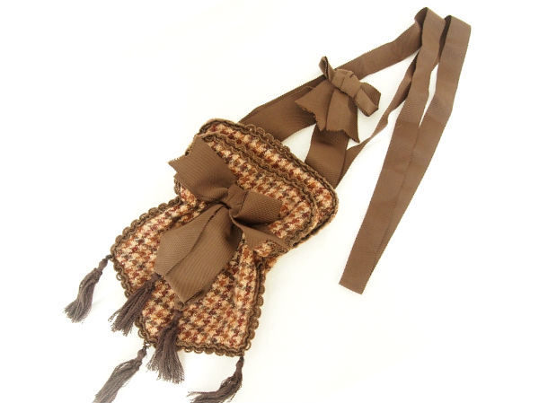 千鳥格子柄のシックなカネコイサオのポシェットを買い取りました