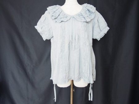 清楚な雰囲気が魅力のワンダフルワールドのブラウスを買い取りました