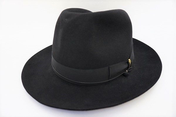 スタイリッシュなスタイルに仕上げたいときに使いたい、ボルサリーノの帽子を買取いたしました