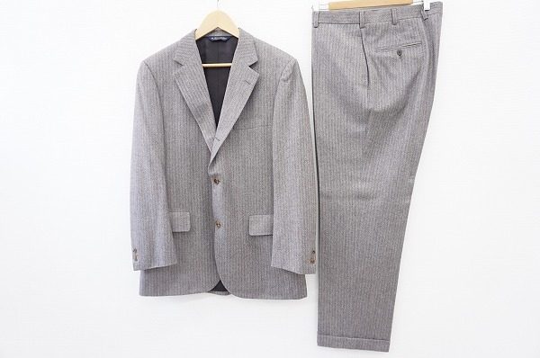 シックなブルックスブラザーズのヘリンボーンスーツを買い取りました