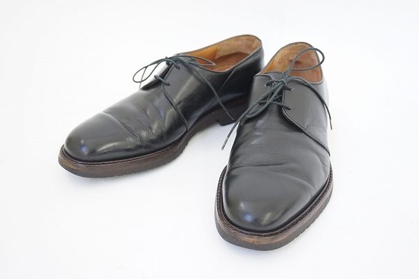 おしゃれは足元こそエレガントに！フェラガモのレザーシューズをお譲りいただきました