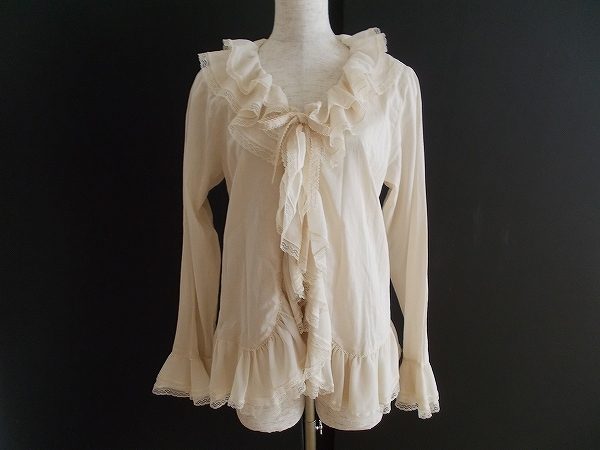 美しいエレガントなフリルで魅了するピンクハウスのブラウスを買取いたしました