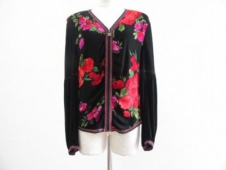 ヴィンテージ感覚でおしゃれを楽しみたい伊太利屋のニットを買い取りました