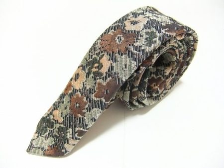 おしゃれな首元がつくれるドリスヴァンノッテンの花柄ネクタイを買い取りました