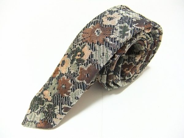 おしゃれな首元がつくれるドリスヴァンノッテンの花柄ネクタイを買い取りました