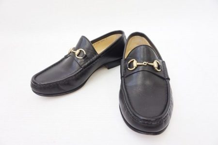 シンプルながらエレガントな華やかさを放つ、グッチのホースビットローファーを買取いたしました