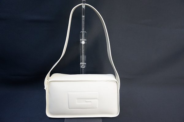 幅広いスタイルに合わせたいグッチのショルダーバッグを買取いたしました