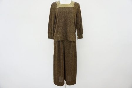 落ち着いた華やぎのある斉藤都世子のセットアップを買取いたしました