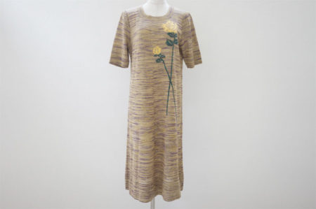 アースカラーでナチュラルな雰囲気の斉藤都世子のワンピースを買取いたしました