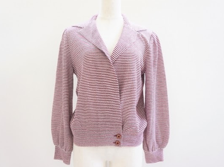 赤と白の細身ボーダーが華やかな斉藤都世子のカーディガンを買取させて頂きました。