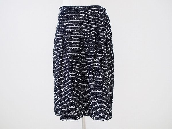 人気のブラック&ホワイト！ユキトリヰのツイードスカートをお譲りいただきました