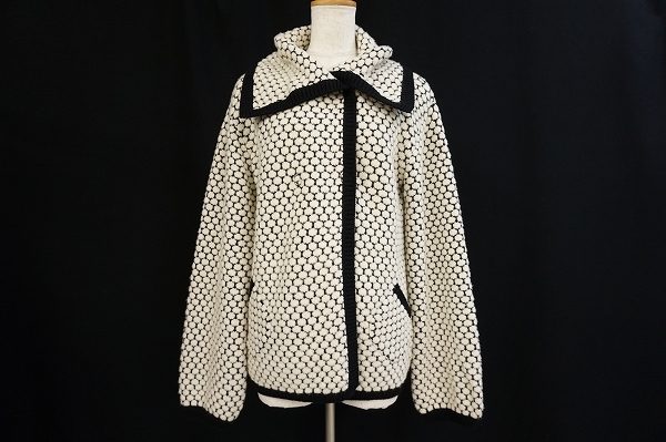 美しい生地感で凛としたデザインのブルーノマネッティのコートを買取いたしました