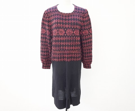 秋冬らしいアーガイル柄が大人フェミニンな斉藤都世子のニットワンピースを買取させて頂きました。