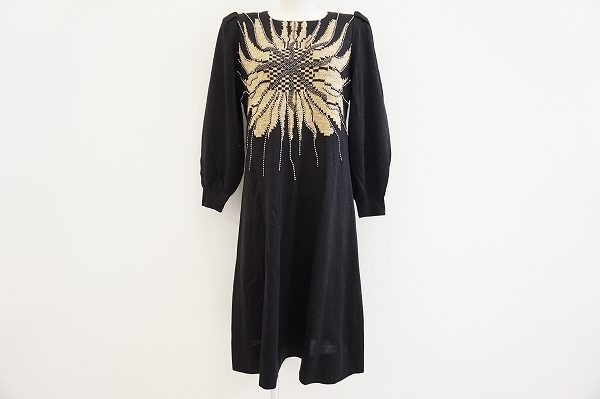 大人っぽい華やかさの斉藤都世子のワンピースを買取いたしました