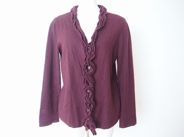 やさしいカシミア素材でできたレリアンのカーディガンをお譲りいただきました