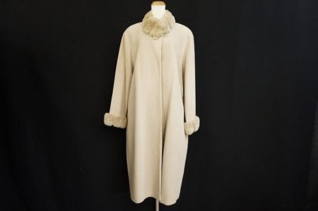 レリアンのフォックスファーつきロングコートをお譲りいただきました