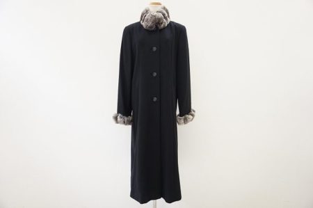 ゴージャスなボリューム感！レリアンのチンチラファーつきロングコートをお譲りいただきました