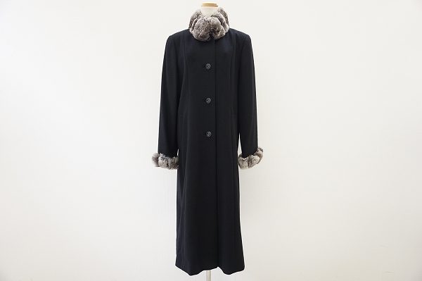 ゴージャスなボリューム感！レリアンのチンチラファーつきロングコートをお譲りいただきました