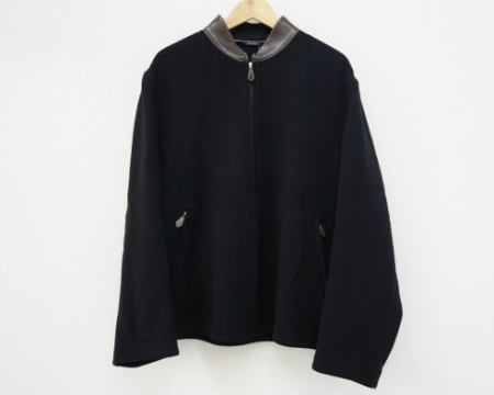 シンプルな黒のデザインにカシミアの柔らかさが大人カジュアルなエルメス HERMESのメンズ用ジップアップジャケットを買取させて頂きました。