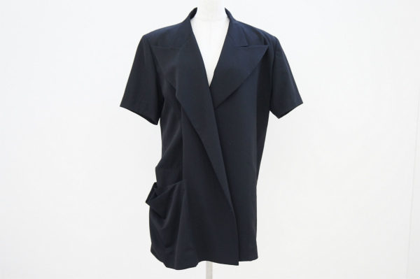 おしゃれがもっと楽しくなりそうなヨウジヤマモトのブラウスを買い取りました