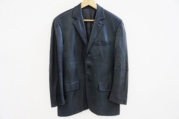 贅沢な羊革でできたロエベのメンズレザージャケットを買い取りました