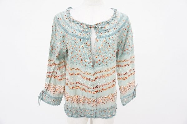 繊細なレースやリボンでガーリー気分が上がる！ピンクハウスのブラウスを買取いたしました