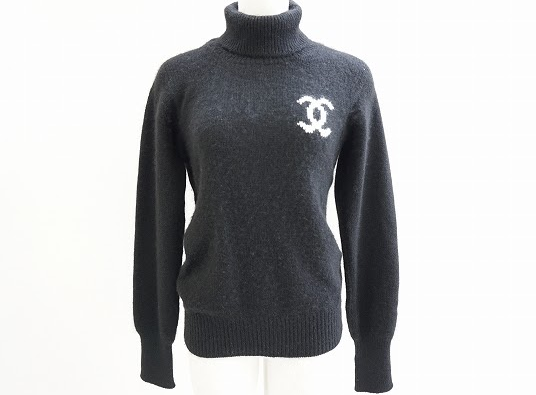 合わせ易い黒のカシミヤにココマークが上品なシャネル CHANELのタートルネックセーターを買取させて頂きました。
