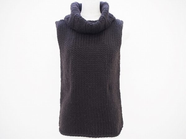 着回し抜群のグッチのノースリーブニットを買取いたしました