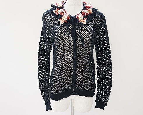 透け感のある大人な黒と首回りの金魚との何とも可愛らしい組み合わせがフェミニンなレディースワンダフルワールド WONDERFUL WORLD カネコイサオ KANEKO ISAOのカーディガンを買取させて頂きました。