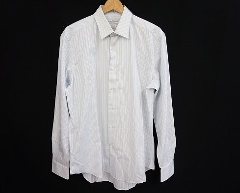 シンプルなストライプ柄が爽やかでスタイリッシュな印象のサルヴァトーレ・フェラガモ Ferragamoの新品同様のメンズ用の長袖ワイシャツを買取させて頂きました。