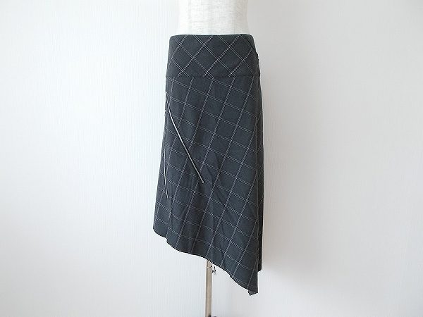 個性的で大人っぽい、萌センソユニコのスカートを買取いたしました