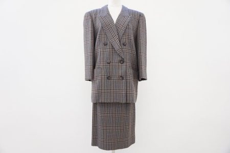 メンズライクなチェック柄がおしゃれなレリアンのスーツを買い取りました