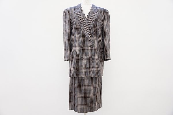 メンズライクなチェック柄がおしゃれなレリアンのスーツを買い取りました