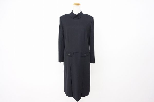 大人の装いに欠かせないレリアンのワンピースをお譲りいただきました