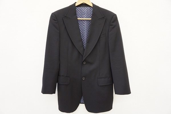 細部にまでこだわりがつまったグッチのブラックジャケットを買取いたしました