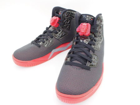 近未来的な足元に。ナイキのエアジョーダンを買取いたしました