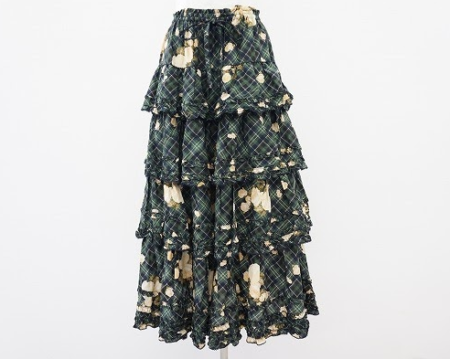 落ち着いた緑に白薔薇が華やかなピンクハウス PINKHOUSEのフレアスカートを買取させて頂きました。