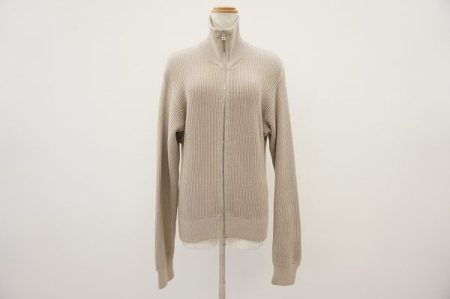 体温調整しやすく便利なプラダスポーツのジップアップニットを買取いたしました