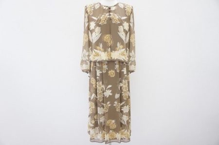 シンメトリーな花柄が素敵なレリアンのセットアップを買い取りました