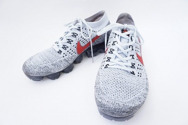 大人コーデにも相性バッチリ！ナイキのスニーカーを買取いたしました