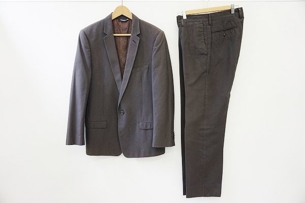 ビジネスからパーティーシーンまで活躍、ドルチェ&ガッバーナのスーツを買取いたしました