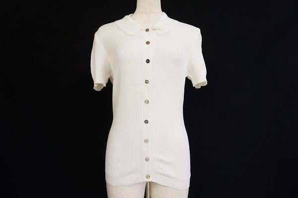 サルヴァトーレ・フェラガモのホワイトトップスを買い取らせていただきました