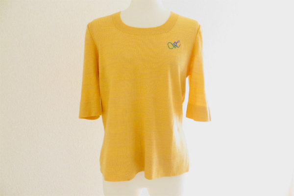 元気の出るビタミンカラーの斉藤都世子のニットを買取いたしました