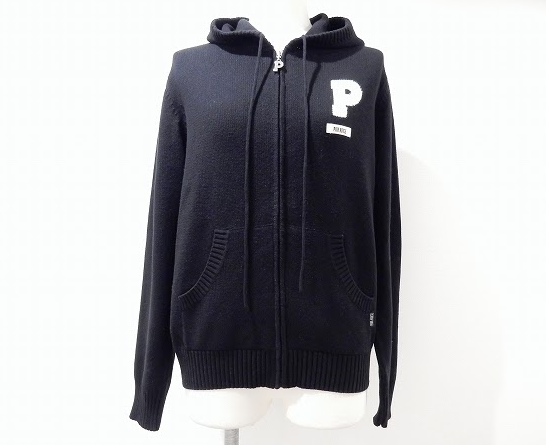 ピンクハウス PINKHOUSEのブラックのシンプルパーカーを買取させて頂きました。