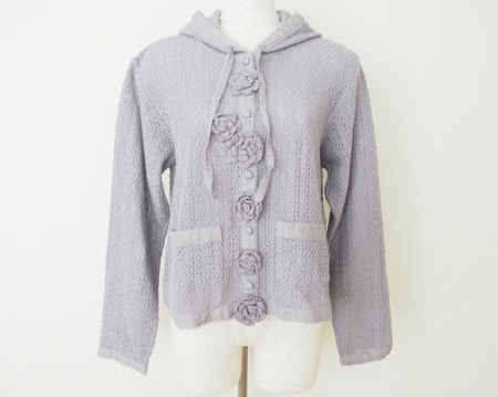 爽やかな色味に花モチーフが上品な雰囲気なピンクハウス PINKHOUSEのタグ付きで未使用のカーディガンを買取させて頂きました。