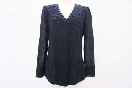 可憐な花々がそっと華やかな印象に、斉藤都世子のカーディガンを買取いたしました