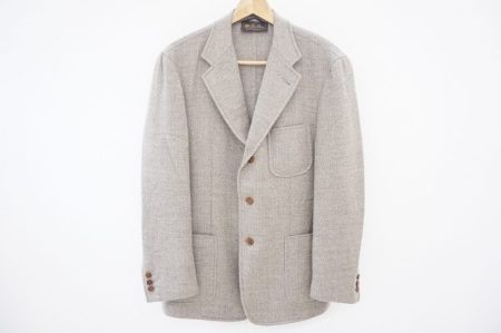 淡色コーディネートにおすすめしたいロロピアーナのカシミア混ジャケットを買い取りました
